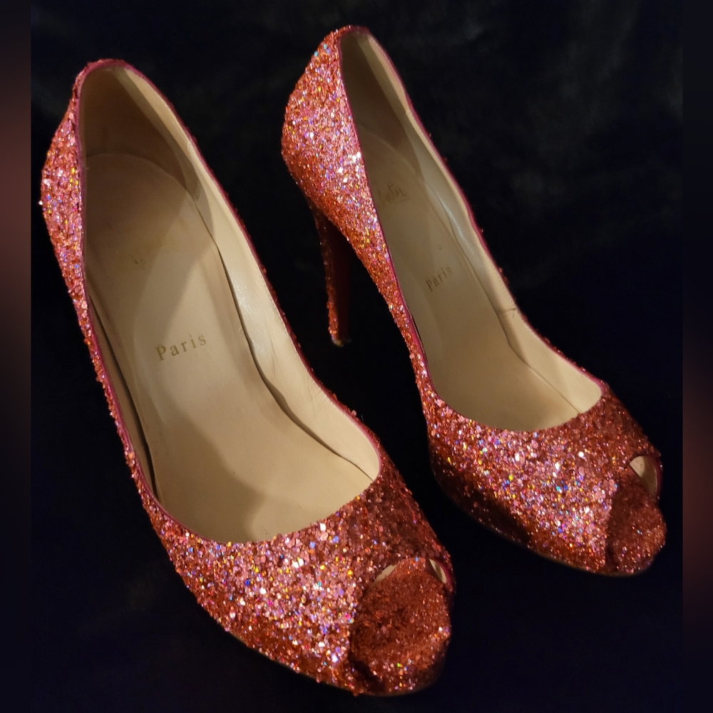 Christian Louboutin Pink Very Prive 39.5